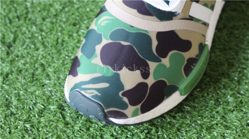 Top BAPE x Adidas NMD BAPE camo R1
